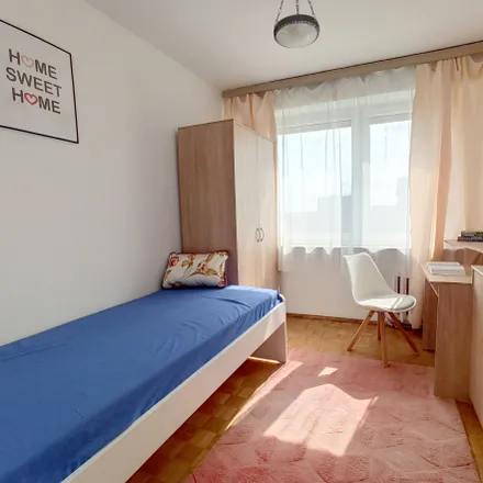 Rent this 5 bed room on Jerzego Waszyngtona 18A in 15-274 Białystok, Poland
