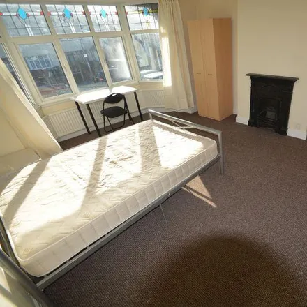 Image 5 - 60 St Anne's Road, Leeds, LS6 3PA, United Kingdom - House for rent