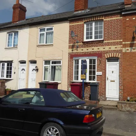 Rent this 2 bed townhouse on 239 Wykeham Road in Reading, RG6 1PL