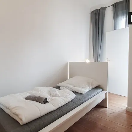 Rent this 4 bed room on V&M (Zweiners) in Hermannstraße 233, 12049 Berlin