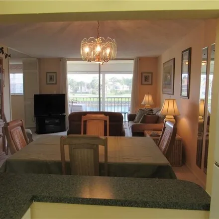 Image 6 - 662 Forest Lakes Boulevard, Collier County, FL 34105, USA - Condo for rent