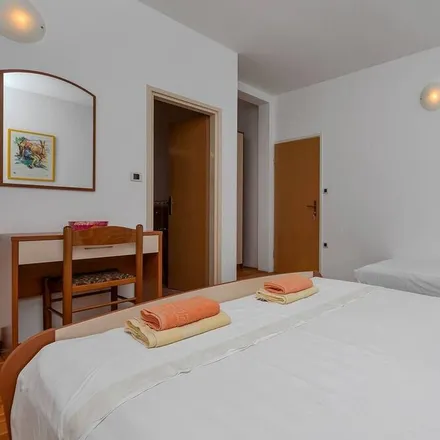 Image 5 - Makarska, Split-Dalmatia County, Croatia - Apartment for rent