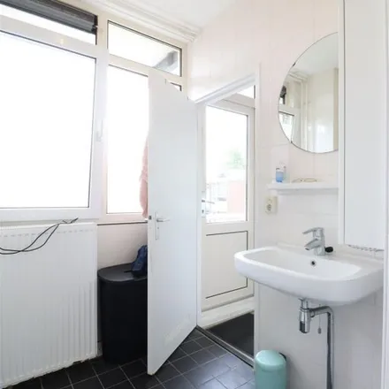 Image 4 - Loevestein 175, 1082 XG Amsterdam, Netherlands - Apartment for rent