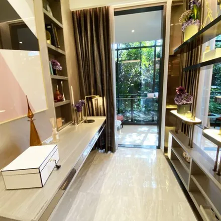 Rent this 2 bed apartment on Leedon Road in Singapore 267829, Singapore