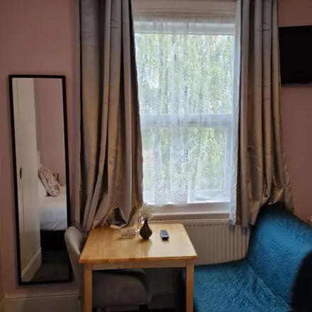 Rent this 1 bed apartment on Legends Gym in Green Lanes, London