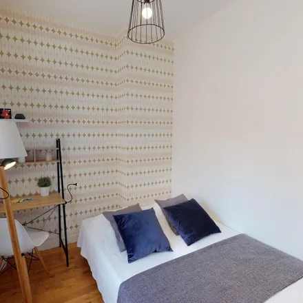 Rent this 3 bed room on 15 rue Émile Zola
