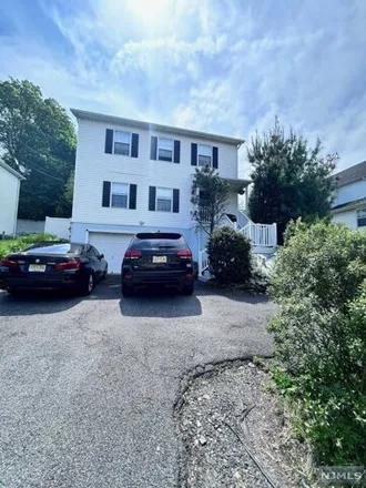 Rent this 3 bed house on 109 Ramapo Valley Road in West Mahwah, Mahwah