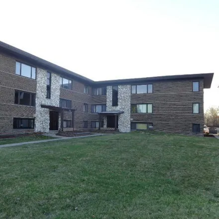 Rent this 2 bed condo on unnamed road in Worth, IL 60482