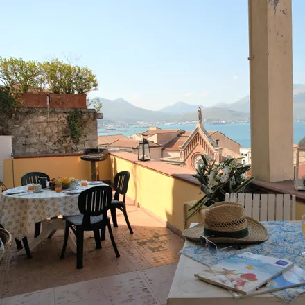 Rent this 3 bed house on Chiesa del Santissimo Rosario in già San Tommaso Apostolo, Via Duomo