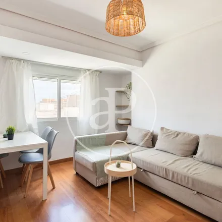 Rent this 3 bed apartment on Carrer d'Aiora in 23, 46018 Valencia