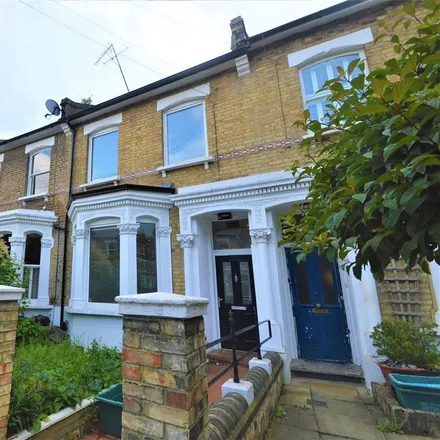 Rent this 4 bed townhouse on 41 Romilly Road in London, N4 2EF