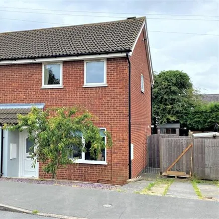 Buy this 3 bed duplex on Ripon Close in Grantham, NG31 8PJ