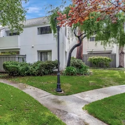 Image 3 - 1055 North Capitol Avenue, San Jose, CA 95133, USA - Condo for sale