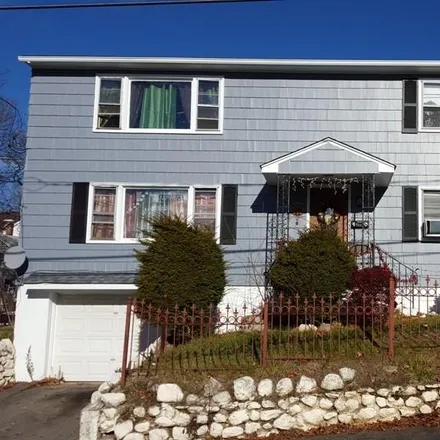 Buy this 4 bed townhouse on 173 Wall Street in Mill Plain, Waterbury