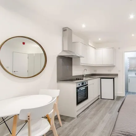 Rent this studio apartment on 94 Finborough Road in London, SW10 9DX