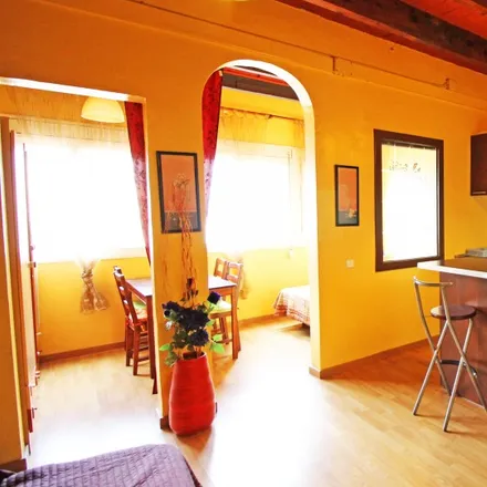 Rent this studio apartment on Carrer de Sant Pere Mitjà in 41, 08003 Barcelona