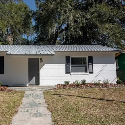 Buy this 3 bed house on 425 Southeast 14th Terrace in Gainesville, FL 32641
