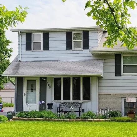 Buy this 3 bed house on 123 East Armitage Avenue in Addison Township, IL 60126