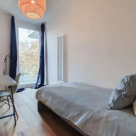 Rent this 4 bed apartment on Fontänenfeld in Leopoldplatz, 13353 Berlin
