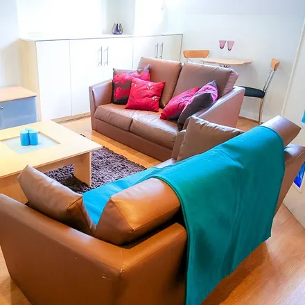 Rent this 1 bed house on Endecliff Mews in Leeds, LS6 2BF