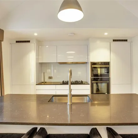 Image 5 - 36 Hay's Mews, London, W1J 5NY, United Kingdom - Apartment for rent