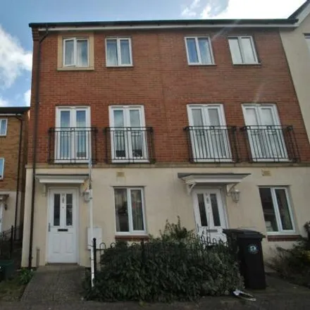 Rent this 4 bed townhouse on 12 Thackeray in Bristol, BS7 0NX