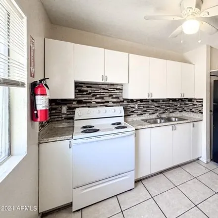 Image 5 - 1753 East Harvard Street, Phoenix, AZ 85006, USA - Apartment for rent