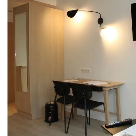Rent this studio apartment on 16 Rue Maurice Berteaux in 92130 Issy-les-Moulineaux, France