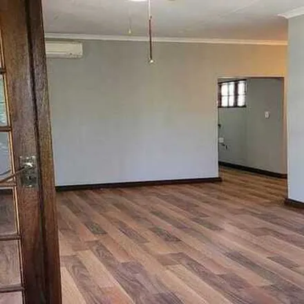 Image 5 - unnamed road, Elarduspark, Pretoria, 0048, South Africa - Apartment for rent