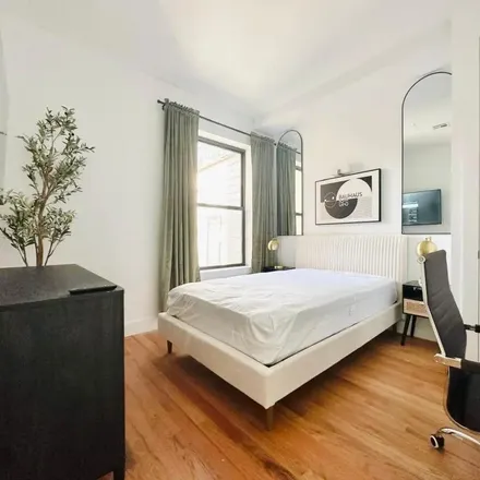 Rent this 4 bed room on 1091 Madison St in Brooklyn, NY 11221