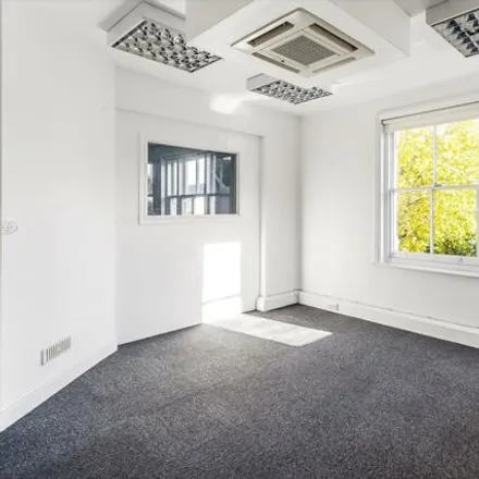 Image 9 - 37 Epsom Road, Guildford, GU1 3JT, United Kingdom - Apartment for sale