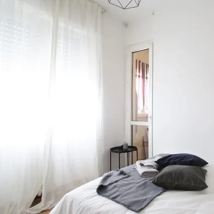 Rent this 5 bed room on Quarto Cagnino in Via F.R. Lamennais, 20147 Milan MI