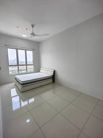 Rent this 3 bed apartment on Shah Alam Expressway in Overseas Union Garden, 47180 Kuala Lumpur