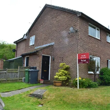 Rent this 1 bed townhouse on Titchfield Close in Tadley, RG26 3UF