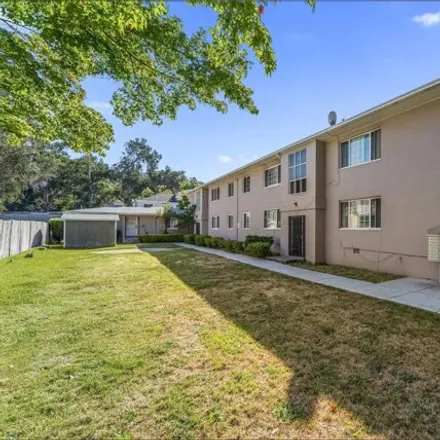 Buy this 17 bed house on 6716 MacArthur Boulevard in Oakland, CA 94613