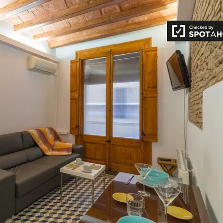 Rent this studio apartment on Carrer d'en Tarròs in 10, 08003 Barcelona