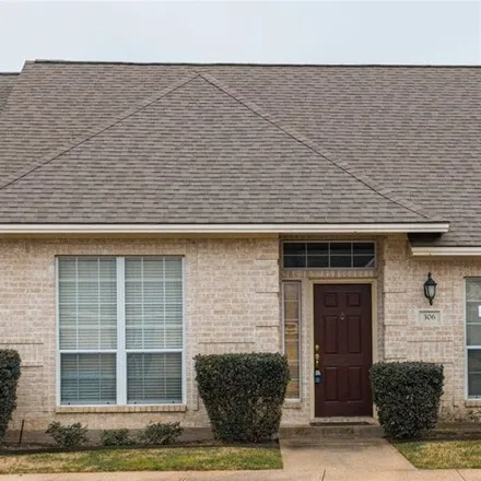 Buy this 3 bed condo on 324 Fraternity Row in College Station, TX 77845