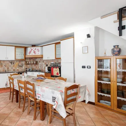 Rent this 3 bed apartment on 11024 Châtillon