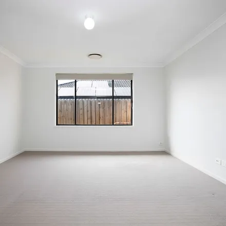 Image 6 - Keith Street, Middleton Grange NSW 2171, Australia - Apartment for rent