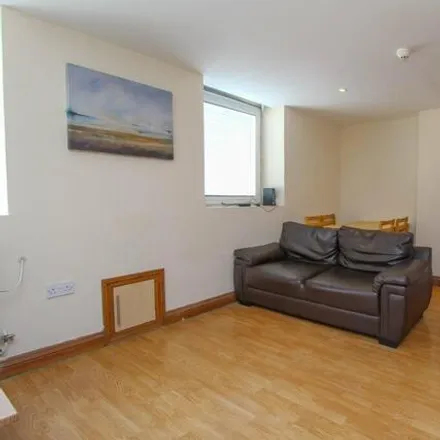 Rent this 3 bed apartment on Bedford Street in Cardiff, CF24 3BA