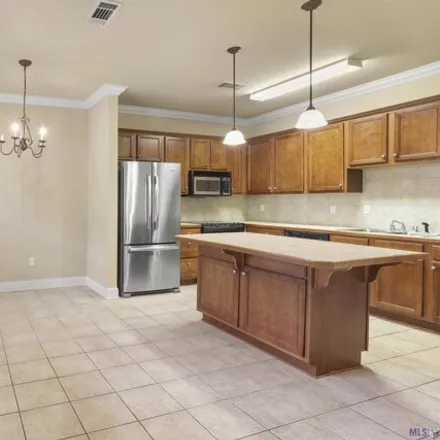 Image 3 - 10641 Lakes Boulevard, Highland Estates, East Baton Rouge Parish, LA 70810, USA - Condo for sale