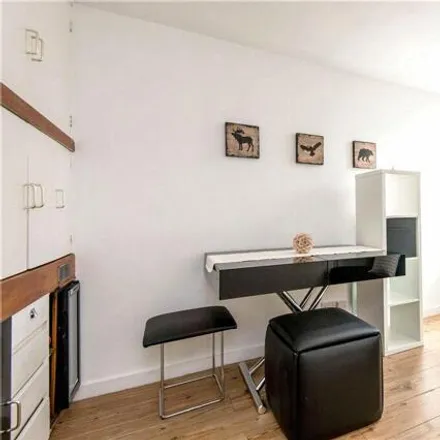 Image 5 - 58 Marlborough Place, London, NW8 0PT, United Kingdom - Apartment for rent