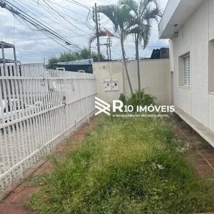 Rent this 3 bed house on Rua Vieira Gonçalves in Martins, Uberlândia - MG