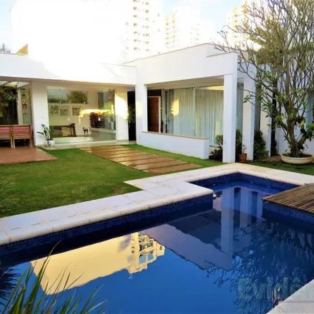 Buy this 3 bed house on Rua Luiz Lerco 150 in Vivendas do Arvoredo, Londrina - PR