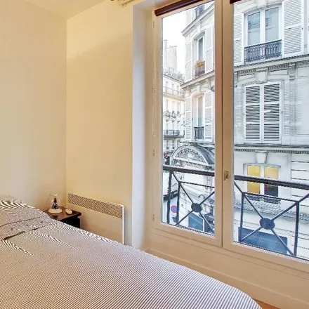 Image 3 - 2 Rue Richer, 75009 Paris, France - Apartment for rent