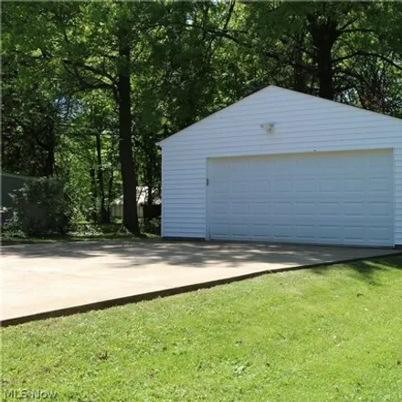 Image 5 - 1860 Donwell Drive, South Euclid, OH 44121, USA - House for sale
