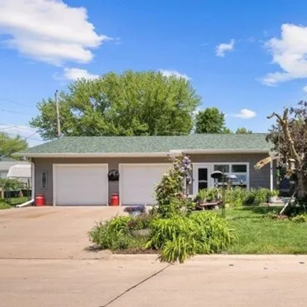 Buy this 3 bed house on 1674 Belair Drive in Pleasant Valley Township, Bettendorf