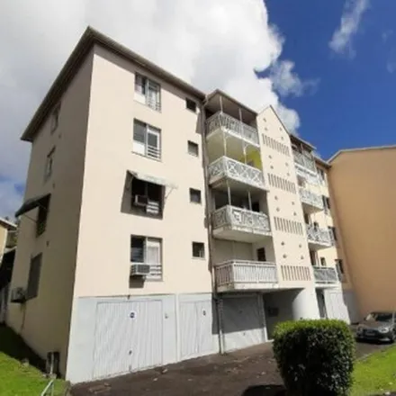 Rent this 3 bed apartment on 13 Rue de l'Abreuvoir in 77000 Melun, France