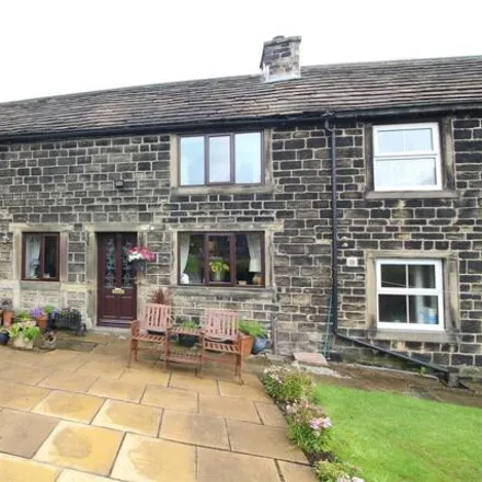Rent this 3 bed townhouse on The Village in Kirkburton, HD4 6UG