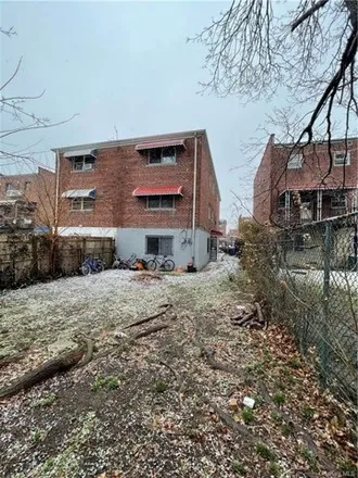 Image 3 - 412 Torry Avenue, New York, NY 10473, USA - House for sale